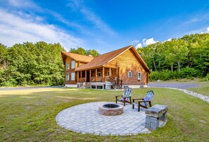 Property grounds - Breathtaking Cabin & Views (Conway)