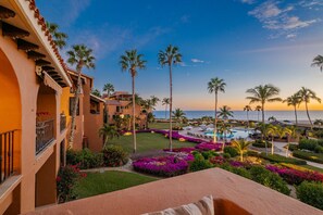 Property grounds - Casa del Mar Dorado 202 1BR Condo Beachfront (San Jose del Cabo)
