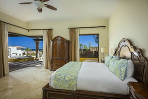 5 bedrooms, desk, iron/ironing board, travel crib