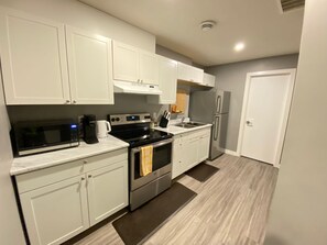 Fridge, microwave, oven, coffee/tea maker