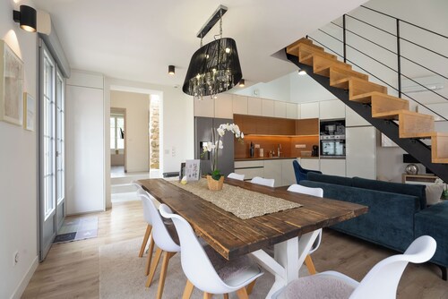 Cosy Blue House in the heart of the forest, rated 4* Private gym in accommodation