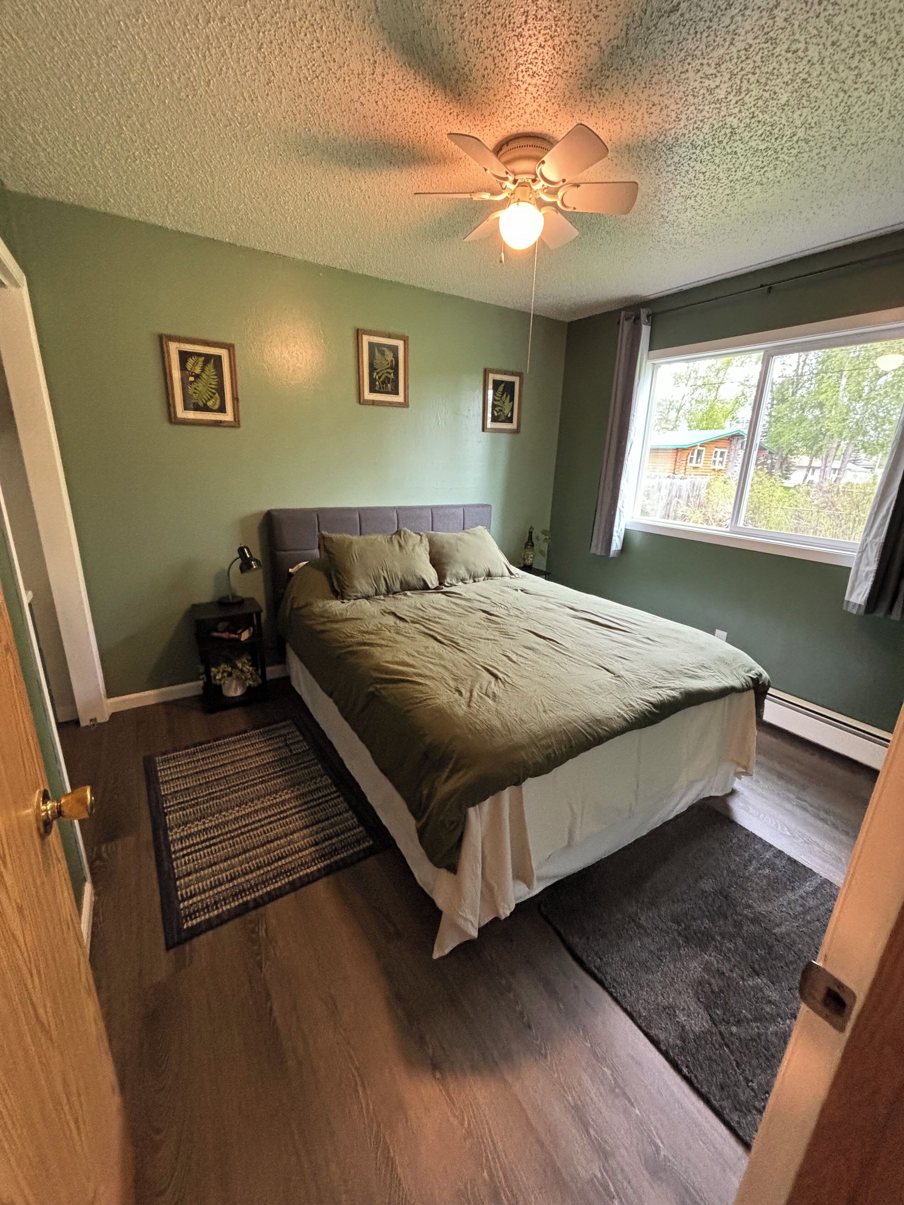 3 habitaciones, escritorio, tabla de planchar con plancha y wifi 