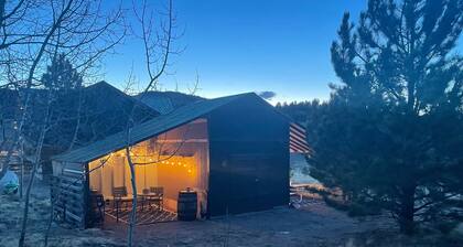 Amazing Views--Spacious 3BR, outdoor barrel sauna, dog friendly