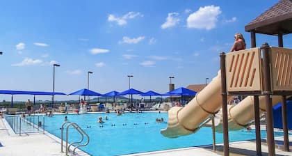 Perfect Location! Semi Private Pool, Walk to Golf, Resort, Paths! Dog Friendly!