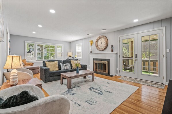 Smart TV, fireplace, table tennis, books