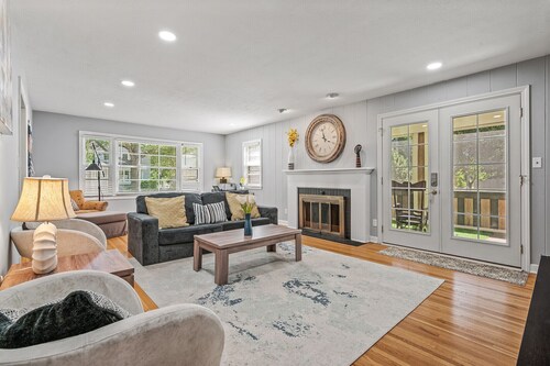 1419-Walk to Mayo St Mary-Ritabnb Cheerful 5br+6baths,1 min walk to St.Marys