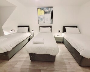 2 habitaciones, escritorio, wifi y ropa de cama