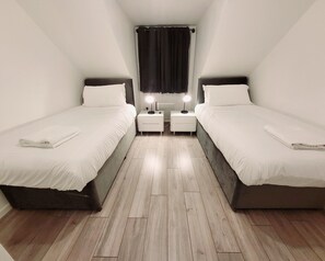 2 chambres, bureau, Wi-Fi, draps fournis