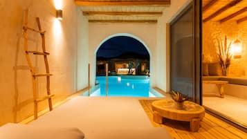 Cave Suite | Bathtub | Swim Up | Terras