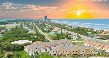 Oceans 25 Townhomes #124/125-Across from Ocean