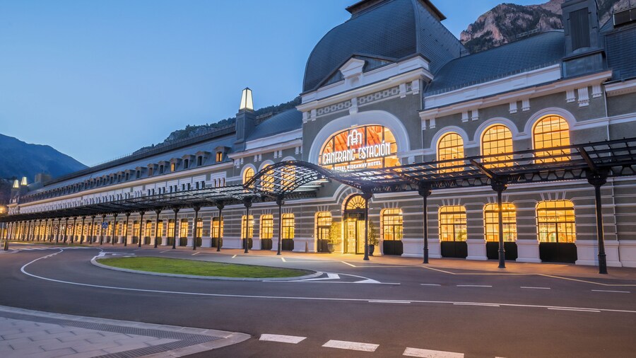 Canfranc Estación, A Royal Hideaway Hotel - Gran Lujo