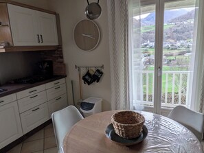 Dining - Large, comfortable house with exceptional mountain views (Laruns)