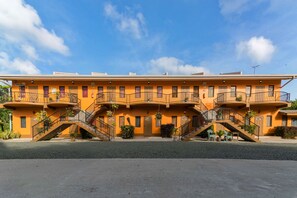 Mặt tiền nơi lưu trú