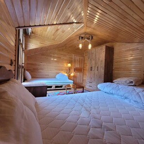 Kamar Triple