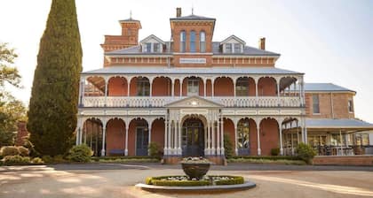 The Pasadena - Entertainer's Haven, Firepit