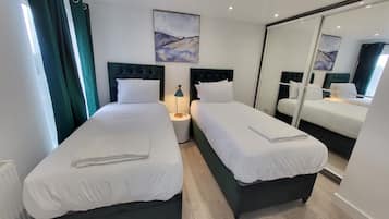 4 bedrooms, WiFi, bed sheets