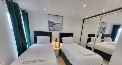 Garland Modern 4 Bedroom Central Apartment London