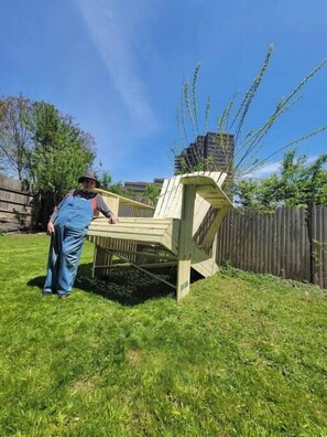 Children's area - Fun Mt. Washington Apartment | Off-Street Parking (Pittsburgh)