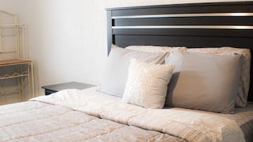 2 Schlafzimmer, Schreibtisch, BĂŒgeleisen/BĂŒgelbrett, Reisekinderbett