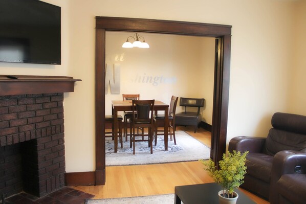 Interior - Mount Washington Crash Pad- Off Street Parking (Pittsburgh)