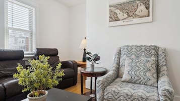 TV, fireplace, offices