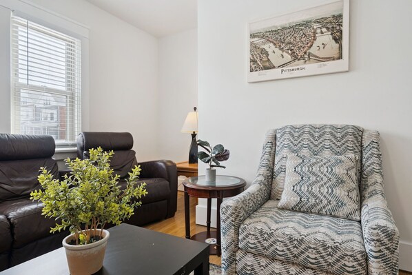 TV, fireplace, offices