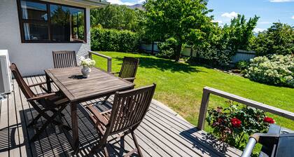 Downtown Delight - Wanaka Holiday Home