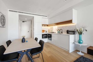 Fridge, microwave, oven, stovetop