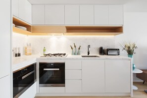 Fridge, microwave, oven, stovetop