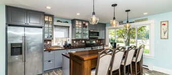 Chelsea Lake House, Game Room, & Pontoon-rental