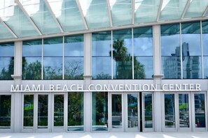 Exterior detail - Luxury Suite | Rooftop Pool | Steps from the beach (Miami Beach)