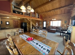 Interior - Moonlight Ridge Cabin (Ennis)