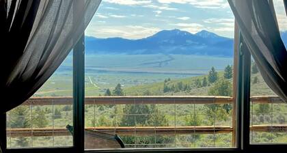 Moonlight Ridge Cabin