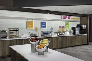 Desayuno buffet incluido todos los días 
