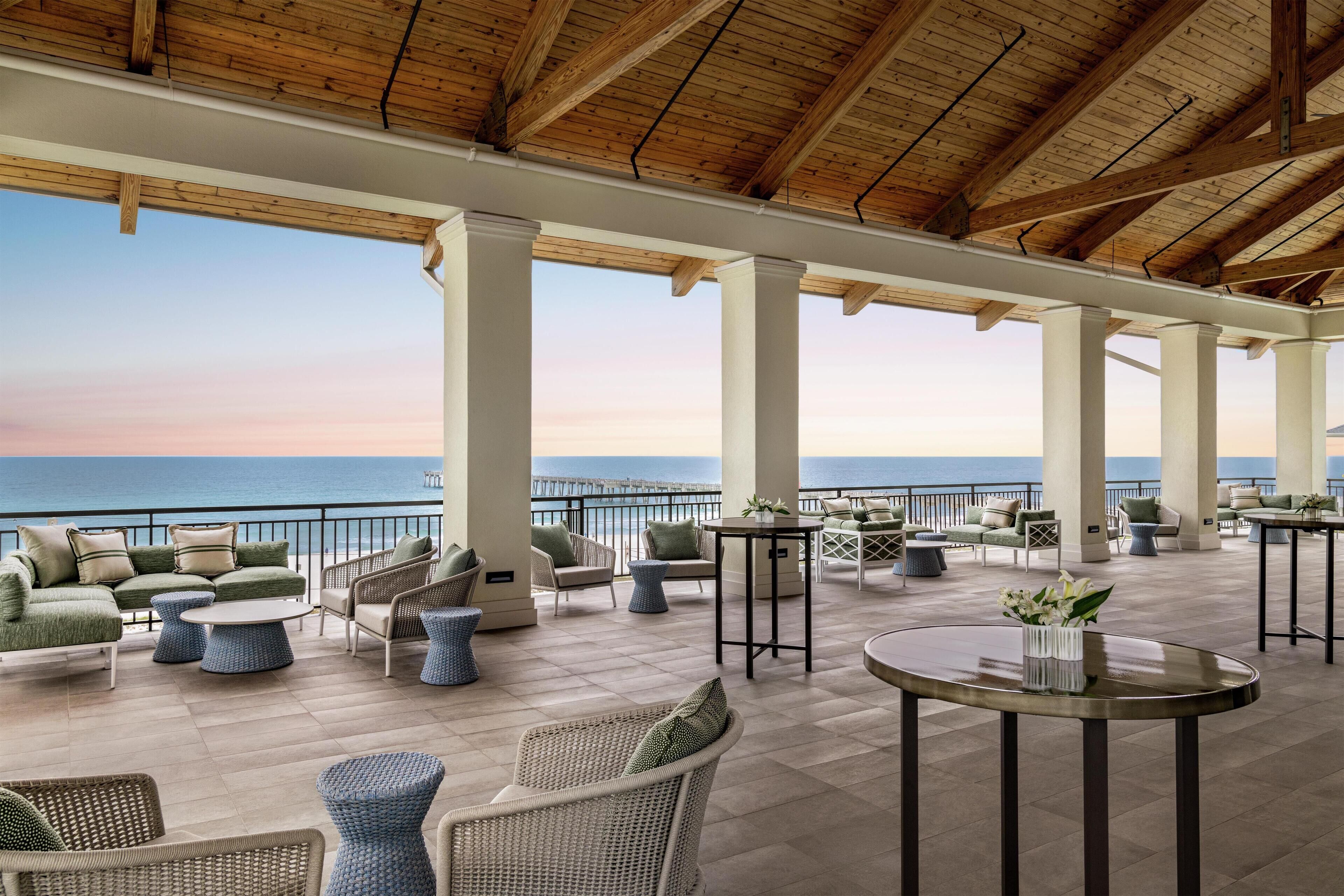 2 bars/lounges, poolside bar