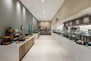 Free daily cooked-to-order breakfast  - Embassy Suites by Hilton Panama City Beach Resort (Panama City Beach)