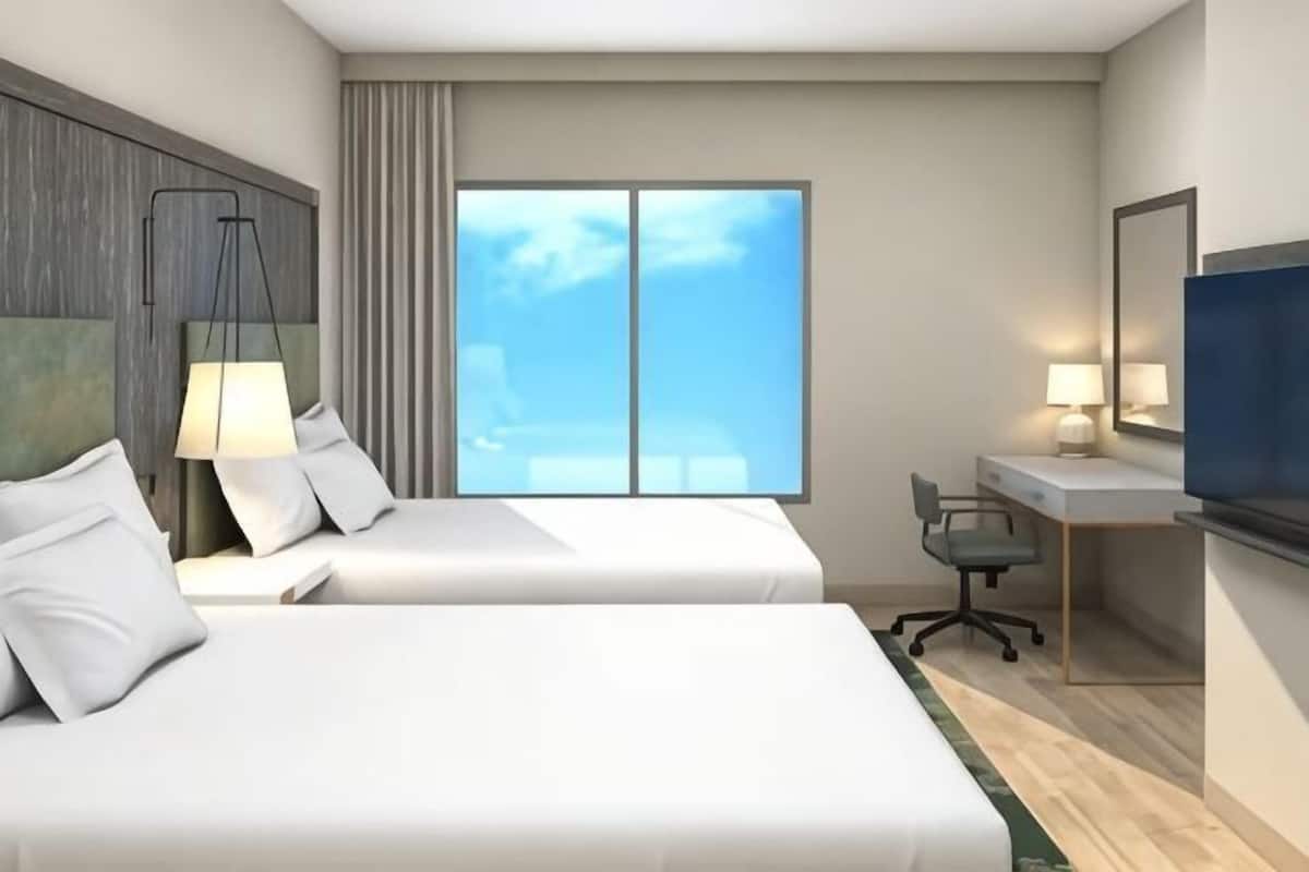 Seprai antialergi, tempat tidur Tempur-Pendic, brankas, dan meja kerja