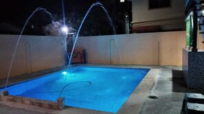 حمّام سباحة خارجي