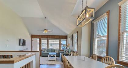 Sea Horse- Oceanside- Only a short Walk to Beach- Community Pool & Spa