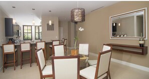 Dining - 5Star 3Bedroom  3 Bath Luxury Condo short walk to Beach (El Coco Beach)