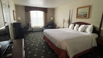 标准房, 1 张特大床, 无烟房, 冰箱和微波炉 | 1 多间卧室、办公桌、笔记本电脑工作区、遮光窗帘