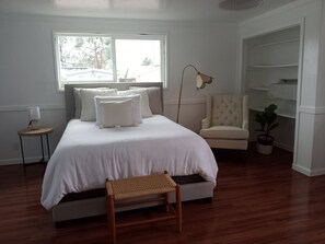 4 bedrooms, WiFi, bed sheets