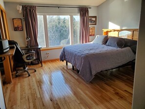 2 bedrooms, iron/ironing board, free WiFi, bed sheets - Luxury Living on Park Drive (Rapid City)