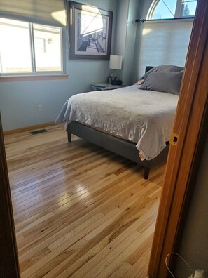2 bedrooms, iron/ironing board, free WiFi, bed sheets - Luxury Living on Park Drive (Rapid City)