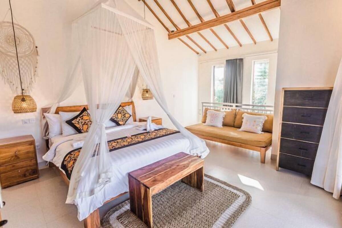1 bedroom, in-room safe, desk, iron/ironing board (on request)