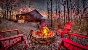 Property grounds - Animal Crossings*Near Town*Game Room*4 En Suites (Blue Ridge)