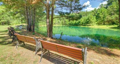 Private Pool: Spacious & Secluded Magnolia Cottage