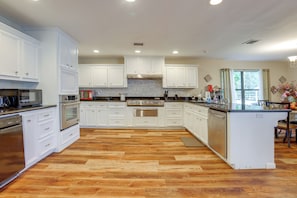 Fridge, microwave, dishwasher, coffee/tea maker