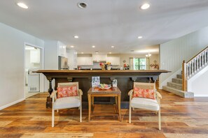 Interior - Private Pool: Spacious & Secluded Magnolia Cottage (Magnolia)