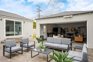 Terrace/patio - Luxury Hangout | Private Spa + Game Room + Arcade (Long Beach)